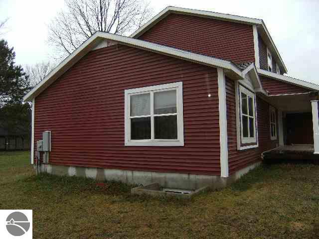691 Tyler Road Southeast Kalkaska, MI 49646 - Photo 4 of 11 1715741-3.JPG