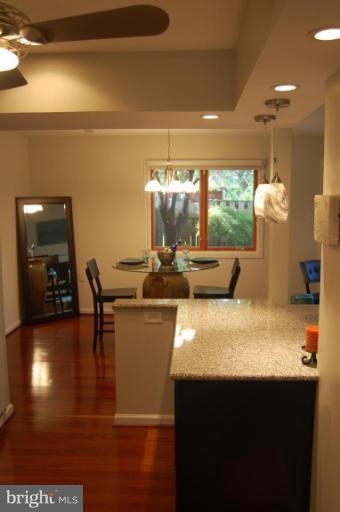 254 Cottage Road Sterling, VA 20164 - Photo 3 of 17 Dining Area