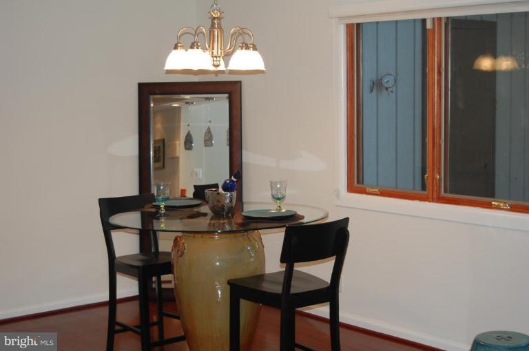 254 Cottage Road Sterling, VA 20164 - Photo 6 of 17 Dining Room