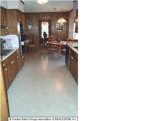 954 Rue Crozat Baton Rouge, LA 70810 - Photo 3 of 12