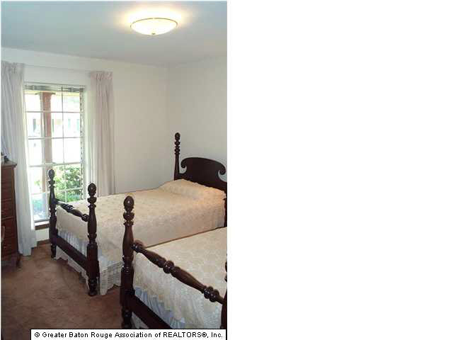 954 Rue Crozat Baton Rouge, LA 70810 - Photo 6 of 12