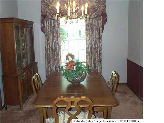 954 Rue Crozat Baton Rouge, LA 70810 - Photo 8 of 12