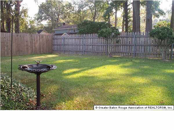 954 Rue Crozat Baton Rouge, LA 70810 - Photo 10 of 12