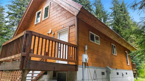 $569,950 | 42 Gold Creek Lane, Snoqualmie Pass, WA 98068