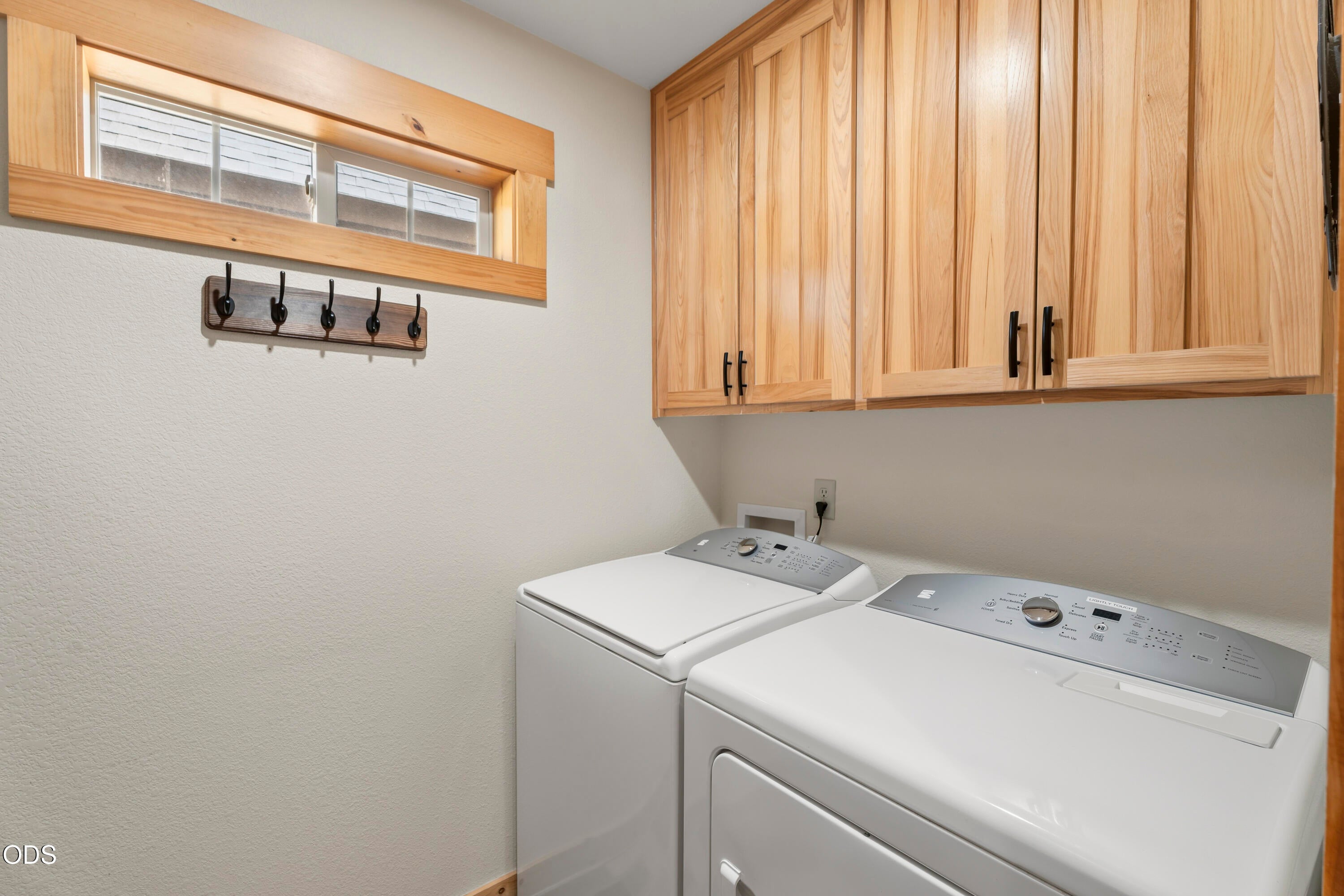 1490 Red Wing Loop Redmond, OR 97756 - Photo 26 of 77 Gallery Image 26