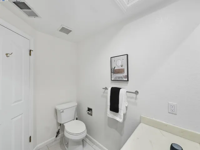 a view of utility room