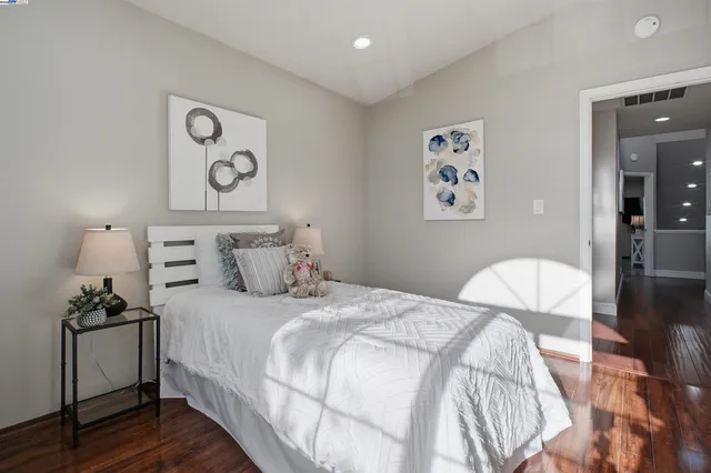 a view of a backyard with sitting area and furniture