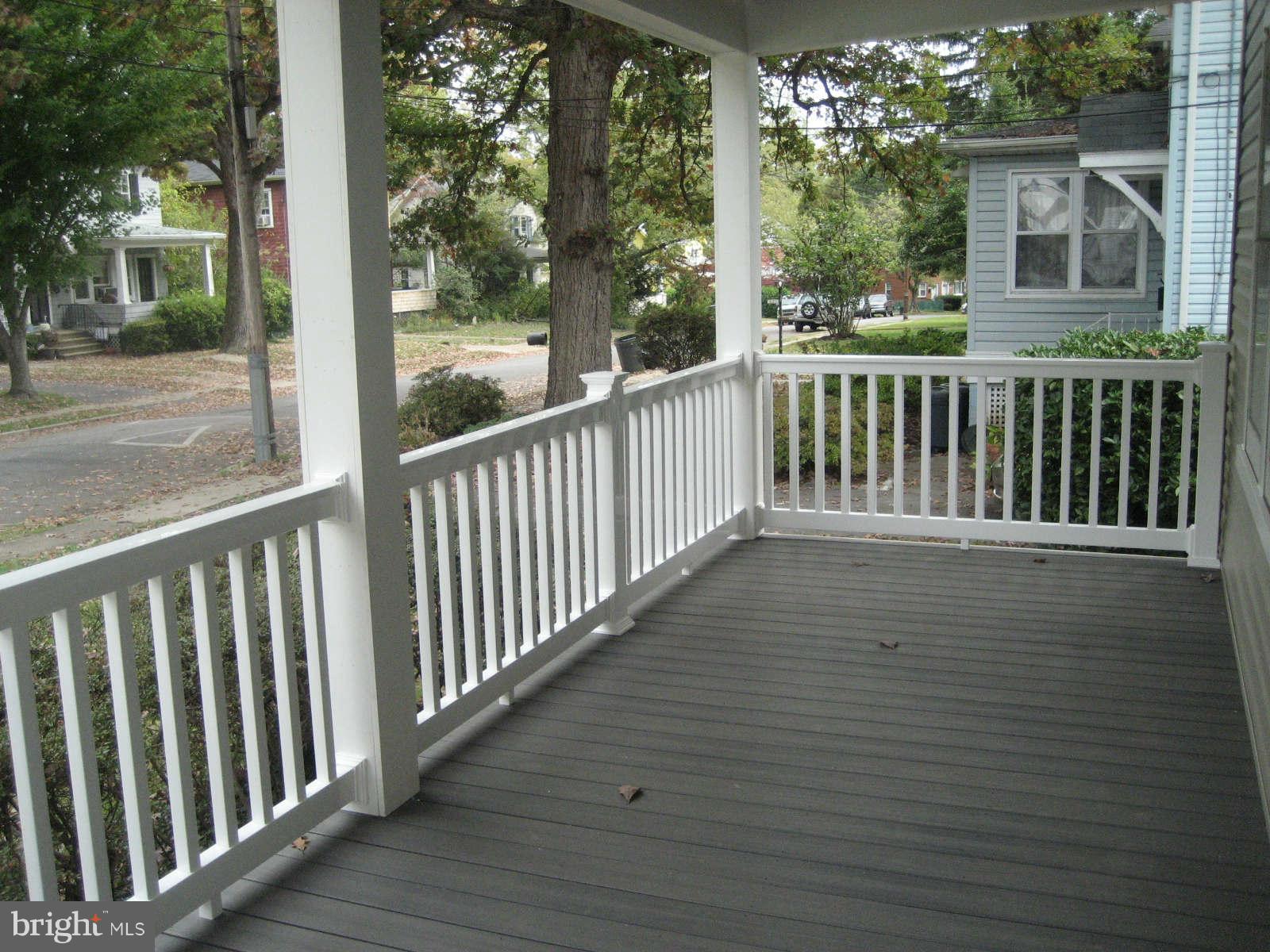 617 St Dunstans Road Baltimore, MD 21212 - Photo 3 of 14 Exterior (Front)