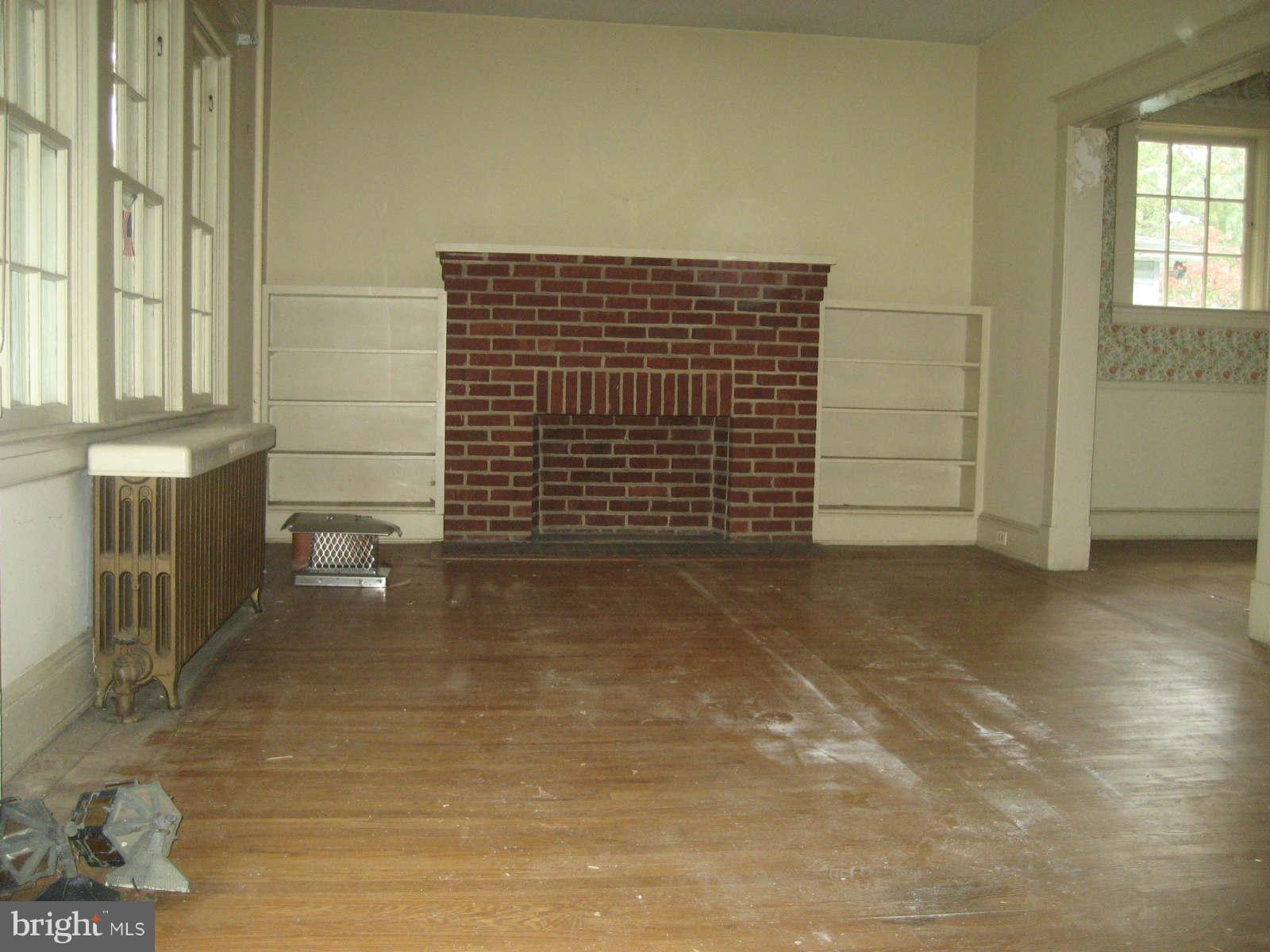 617 St Dunstans Road Baltimore, MD 21212 - Photo 4 of 14 Interior (General)