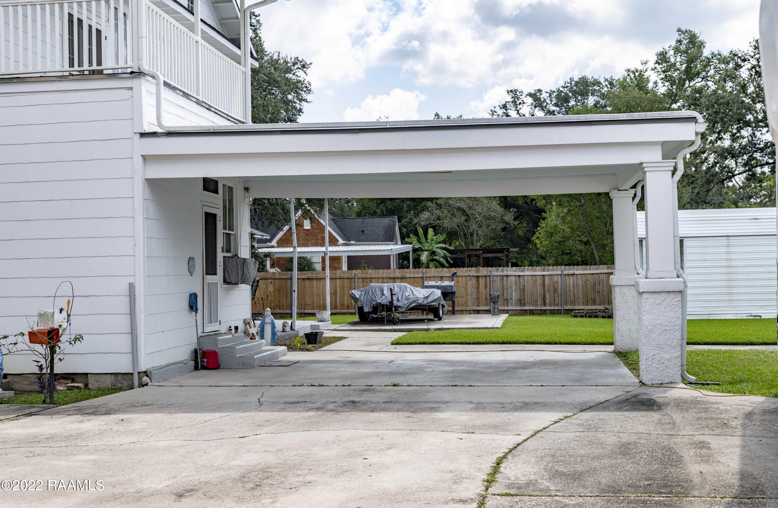 504 East Main Street New Iberia, LA 70560 - Photo 28 of 43 Carport 1