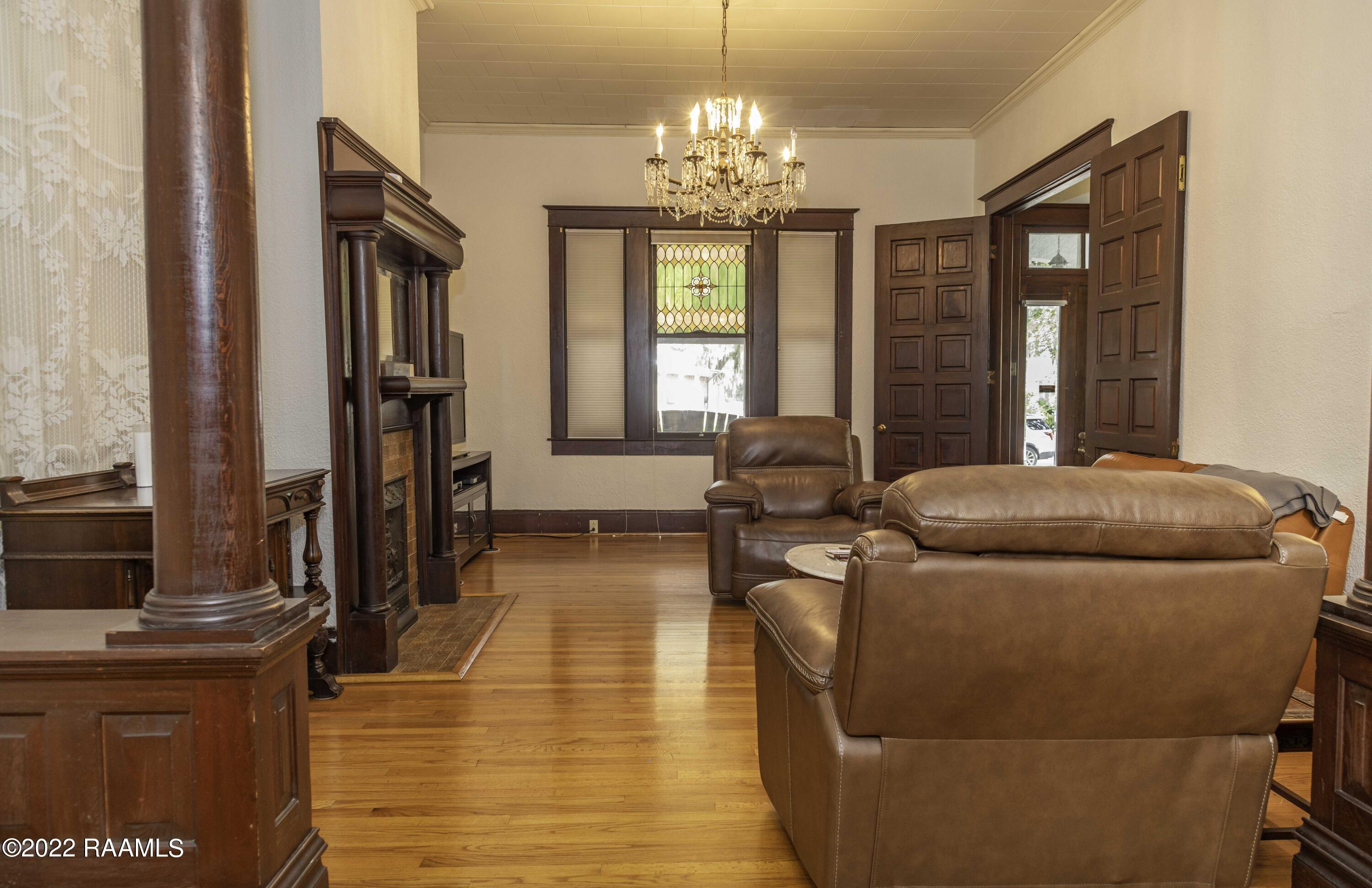 504 East Main Street New Iberia, LA 70560 - Photo 5 of 43 Living Room 1