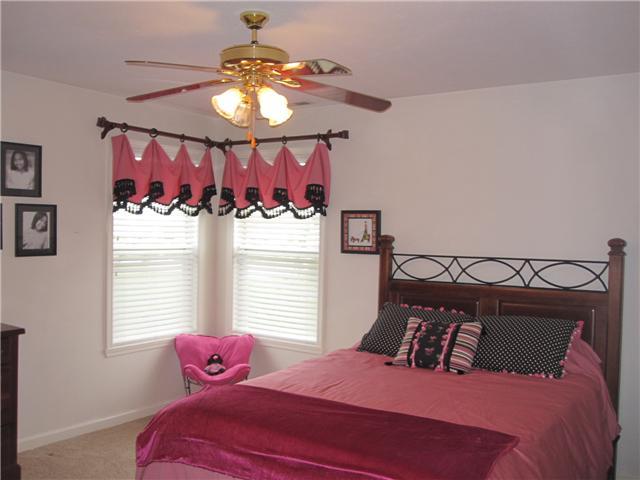 9049 Tilly Mill Road Indianapolis, IN 46278 - Photo 14 of 20 Gallery Image 14