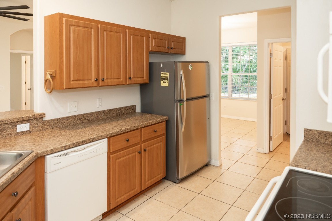 4650 Tree Top Lane Edgewater, FL 32141 - Photo 11 of 35 Gallery Image 11