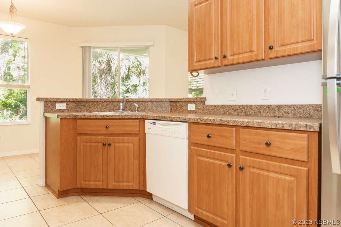 4650 Tree Top Lane Edgewater, FL 32141 - Photo 9 of 35 Gallery Image 9