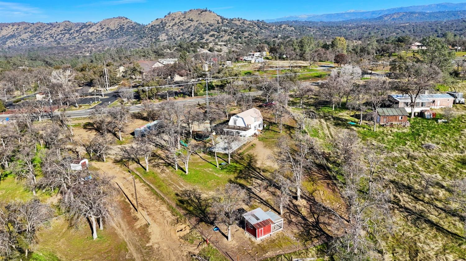 29696 Auberry Road Prather, CA 93651 - Photo 32 of 34 a view of a city with mountains in the background
