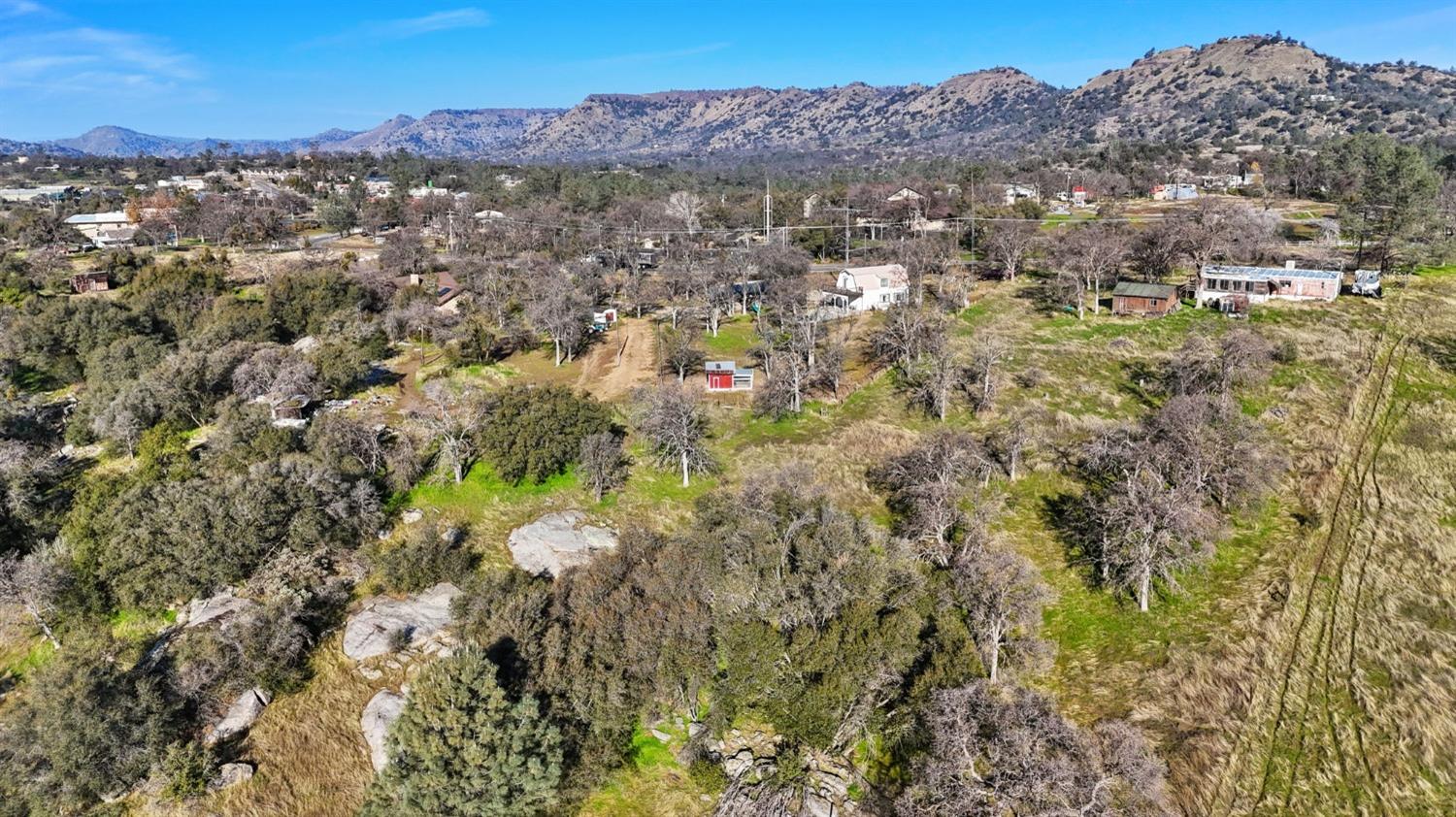 29696 Auberry Road Prather, CA 93651 - Photo 33 of 34 a view of city and mountain