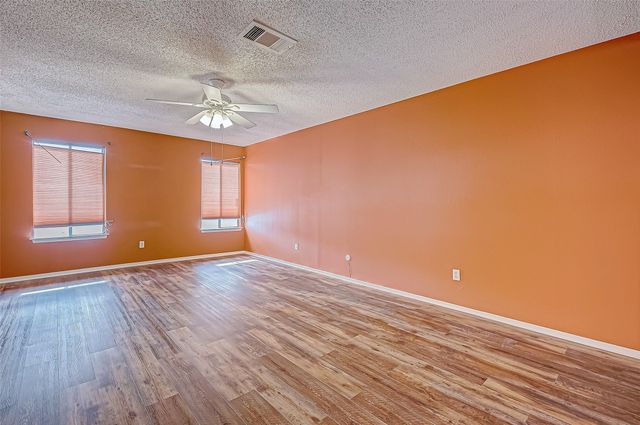 $189,000 | 11605 Southlake Drive, Unit 32, Houston, TX 77077