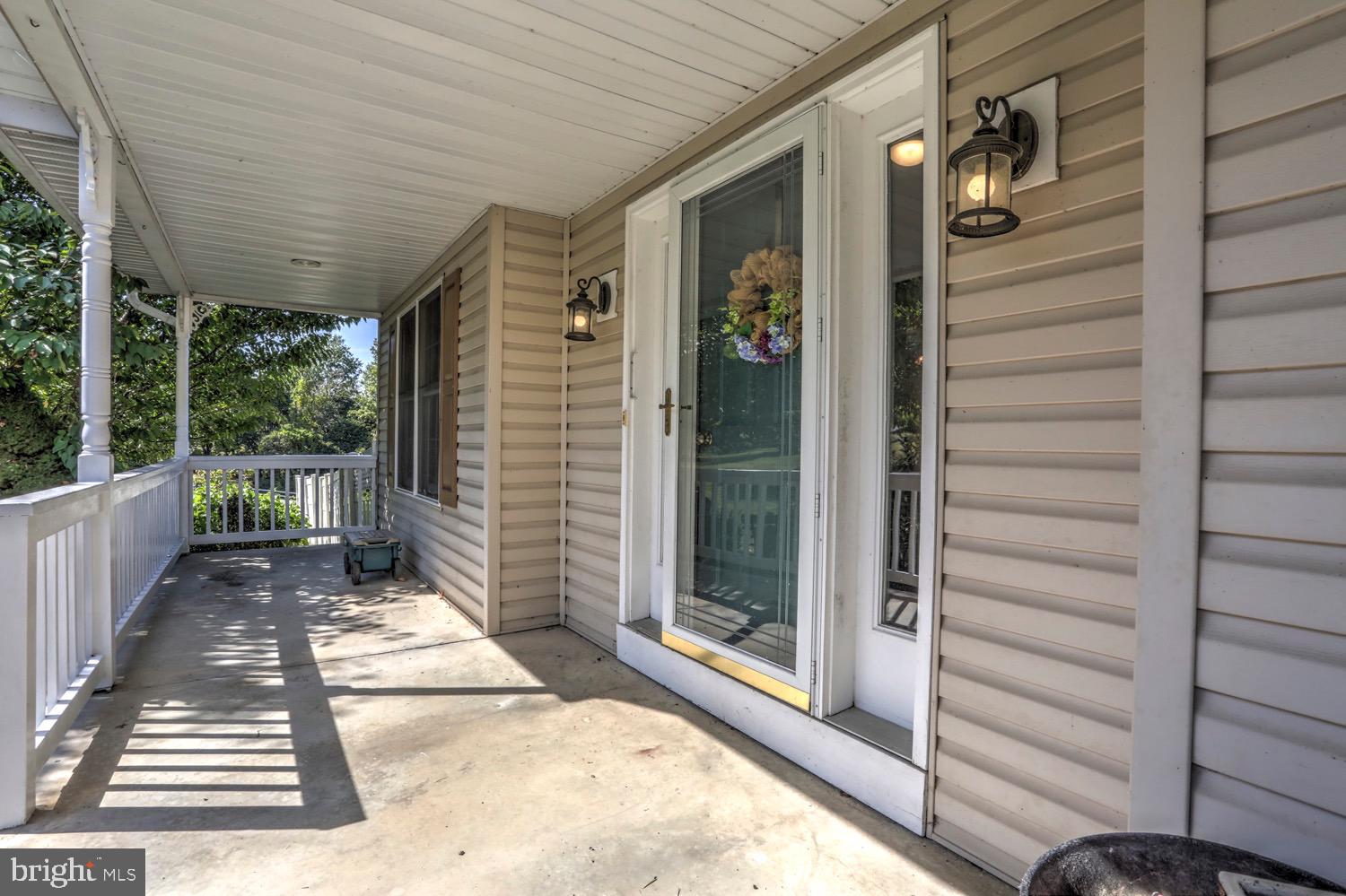 1668 Newport Road Manheim, PA 17545 - Photo 8 of 105