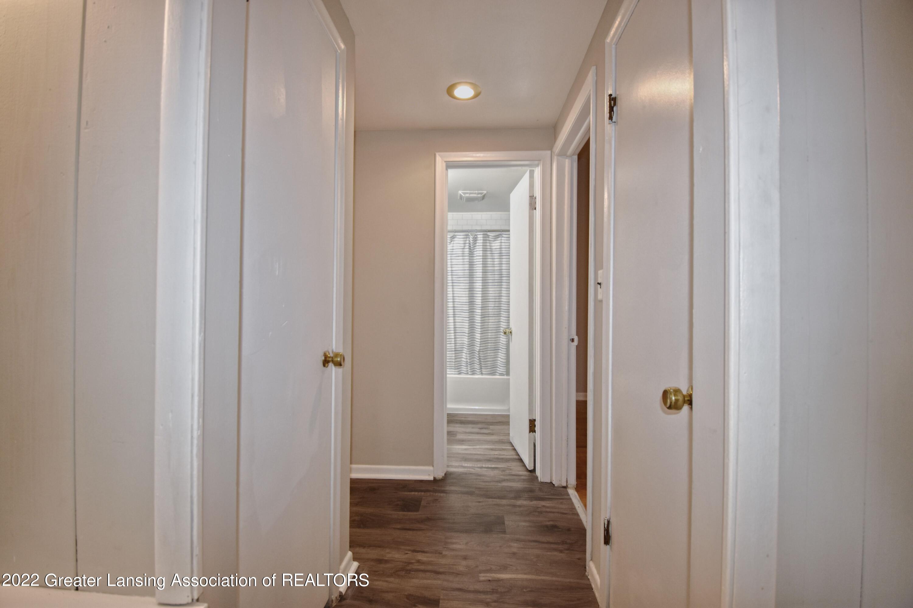 1230 West Jolly Road Lansing, MI 48910 - Photo 11 of 36 10