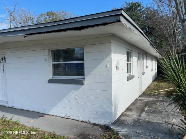 a close view of backyard