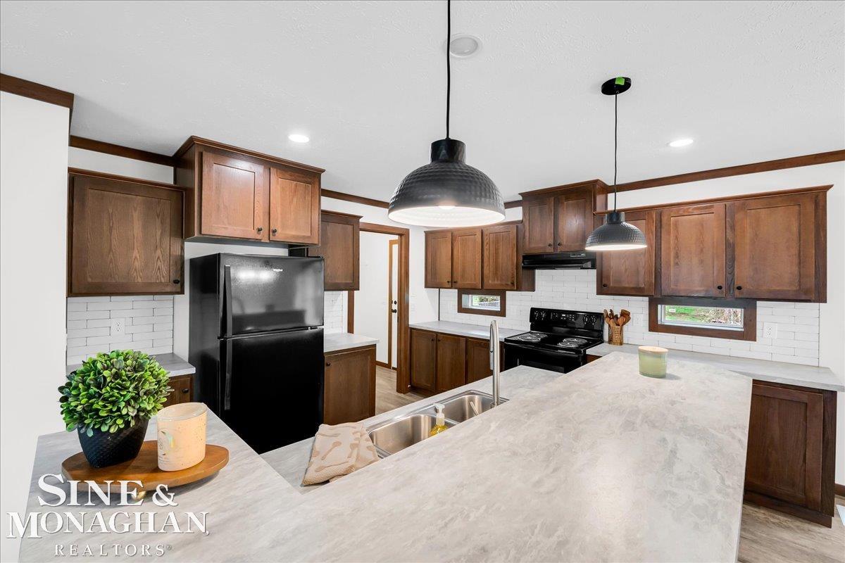 2060 Washington Street Algonac, MI 48001 - Photo 18 of 37