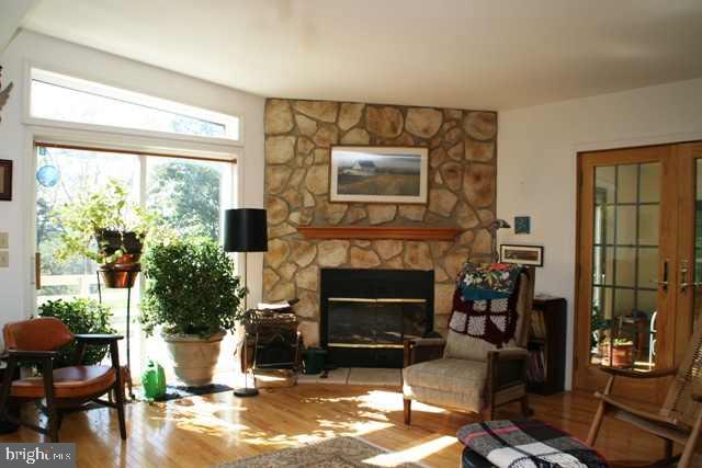 384 Frytown Road Carlisle, PA 17015 - Photo 3 of 25 Gallery Image 3