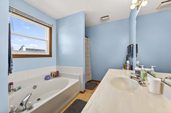 $309,900 | 2704 Brighton Lane, Bloomington, IL 61704