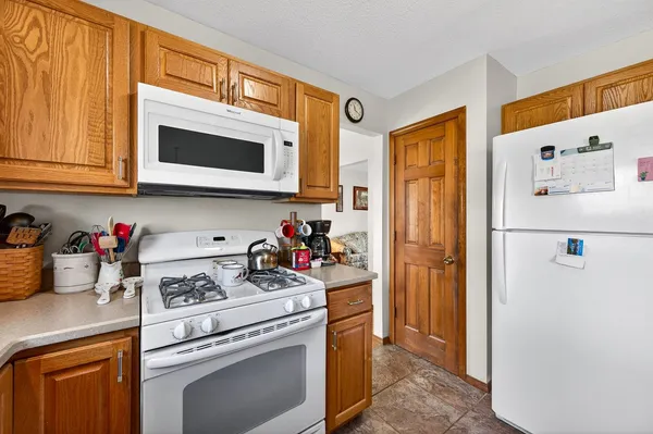$309,900 | 2704 Brighton Lane, Bloomington, IL 61704