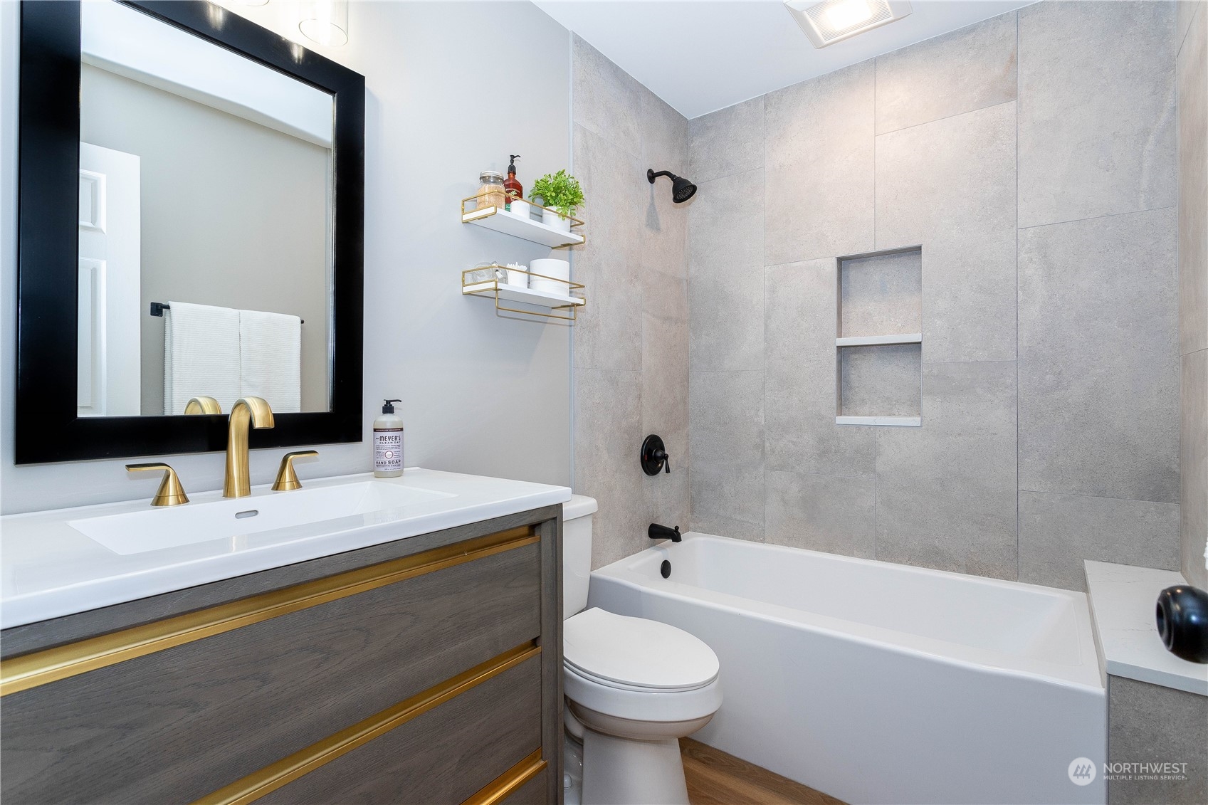 14001 145th Avenue Southeast Renton, WA 98059 - Photo 17 of 23 Gallery Image 17