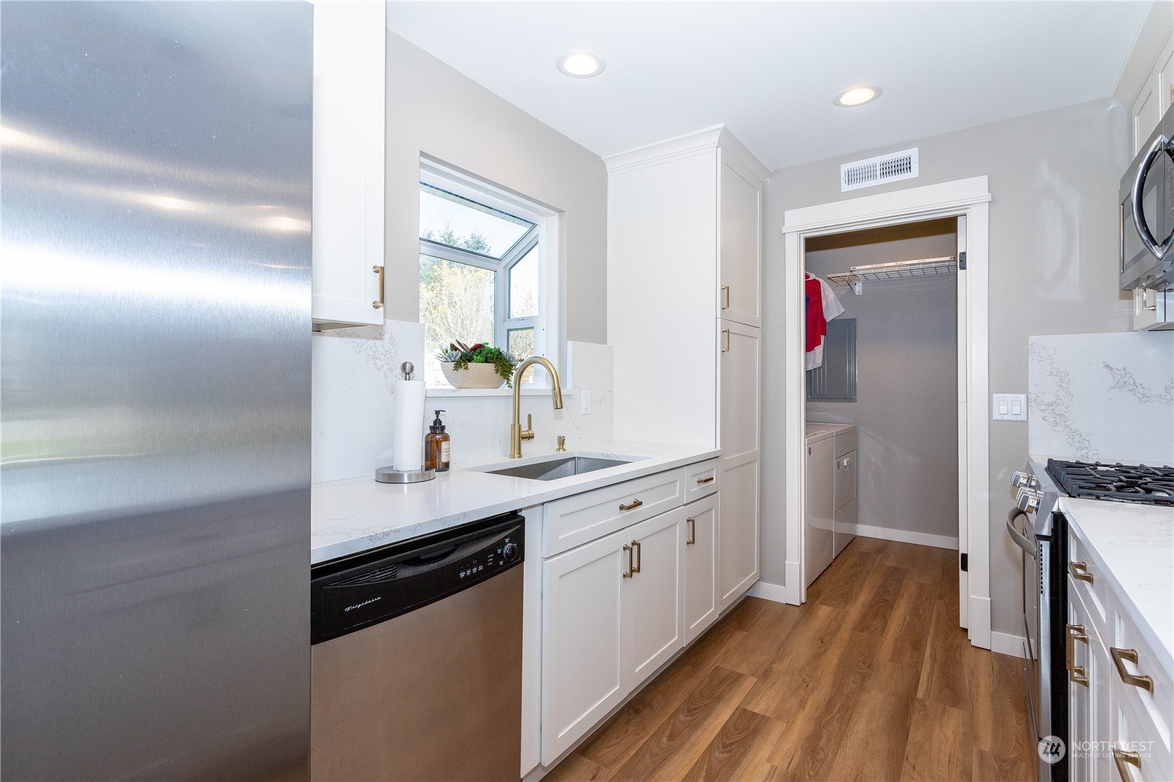 14001 145th Avenue Southeast Renton, WA 98059 - Photo 7 of 23 Gallery Image 7