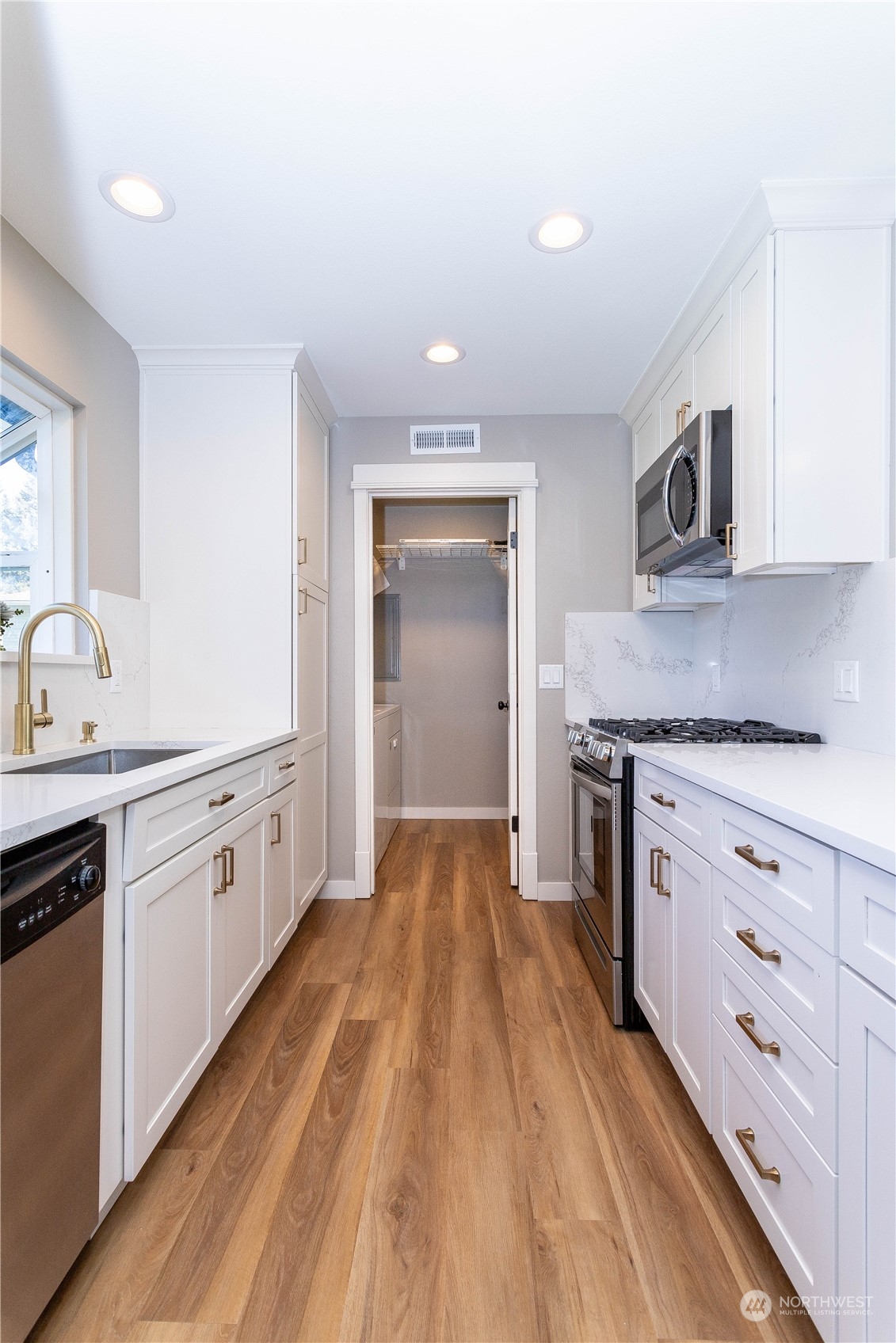 14001 145th Avenue Southeast Renton, WA 98059 - Photo 8 of 23 Gallery Image 8