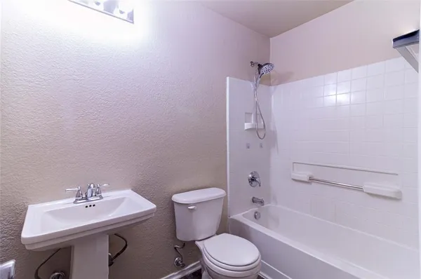 $2,000 | 1306 Vireo Court, Aubrey, TX 76227
