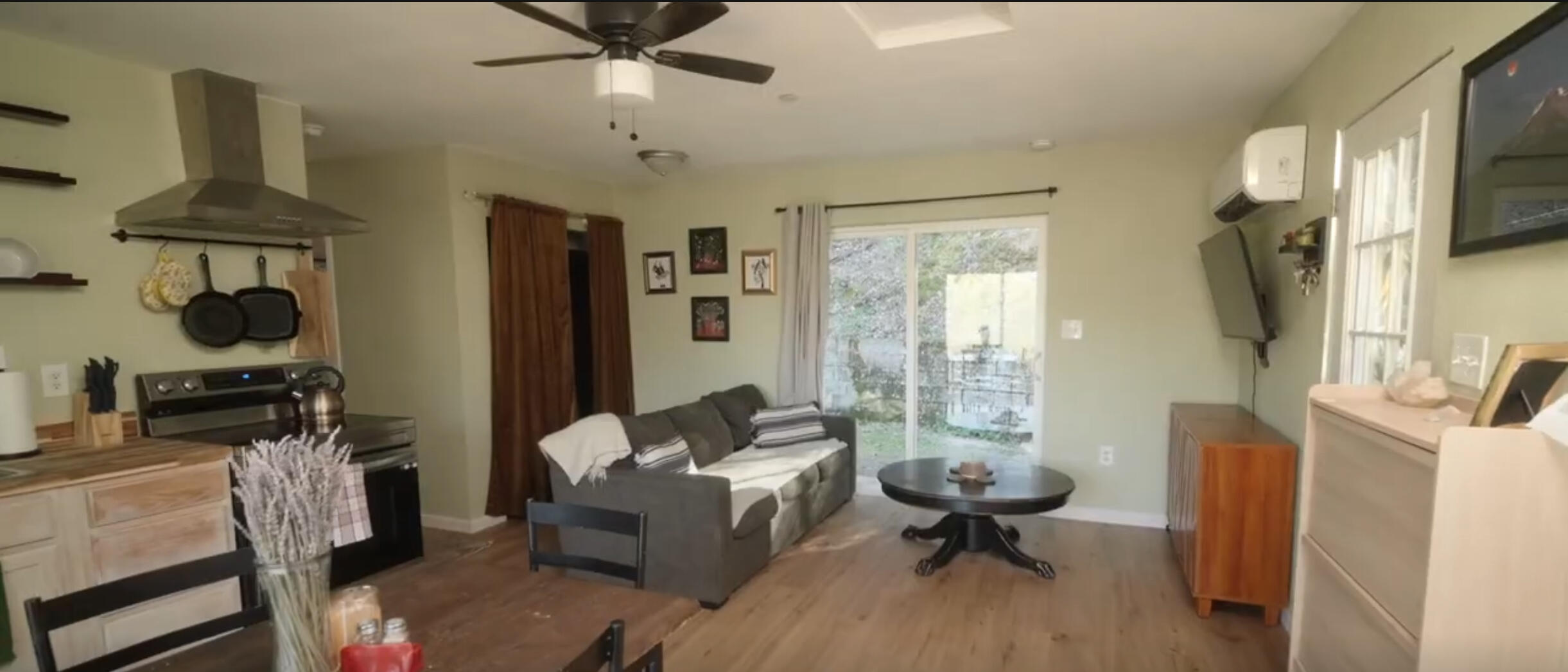 22169 Ravine Court Redding, CA 96003 - Photo 5 of 10 IMG_2622