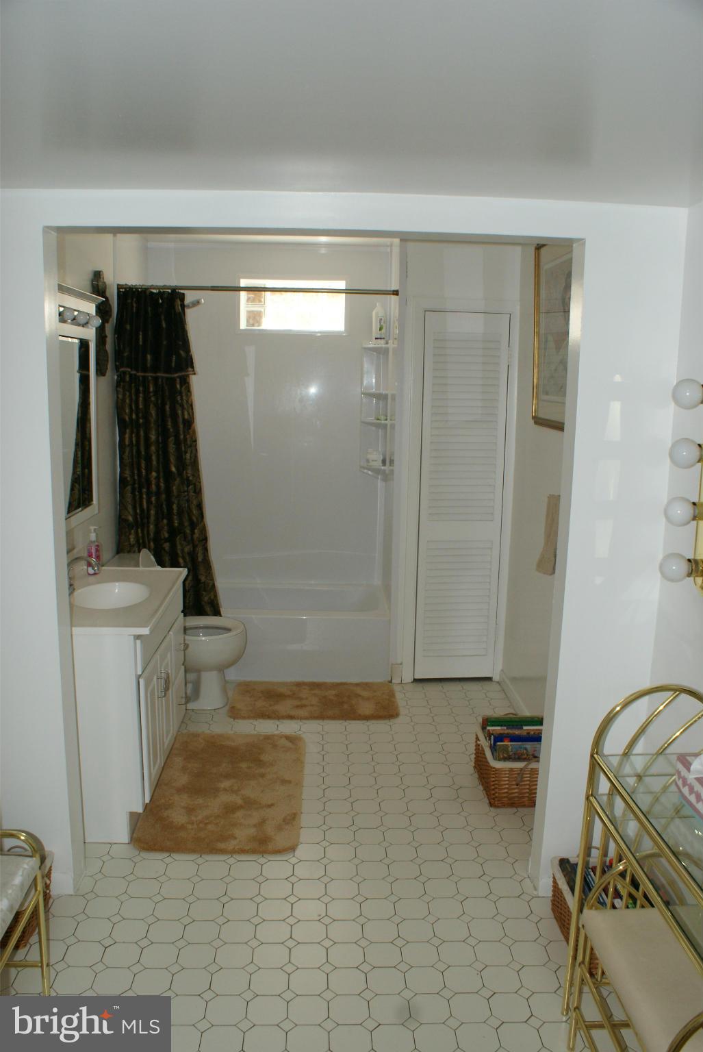 6017 Point Pleasant Road Baltimore, MD 21206 - Photo 14 of 28 Bath