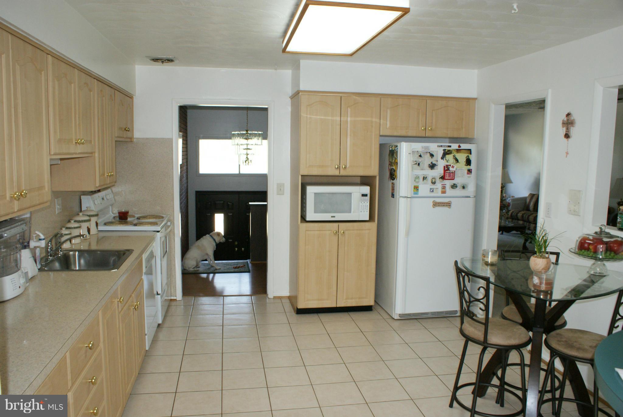 6017 Point Pleasant Road Baltimore, MD 21206 - Photo 5 of 28 Kitchen