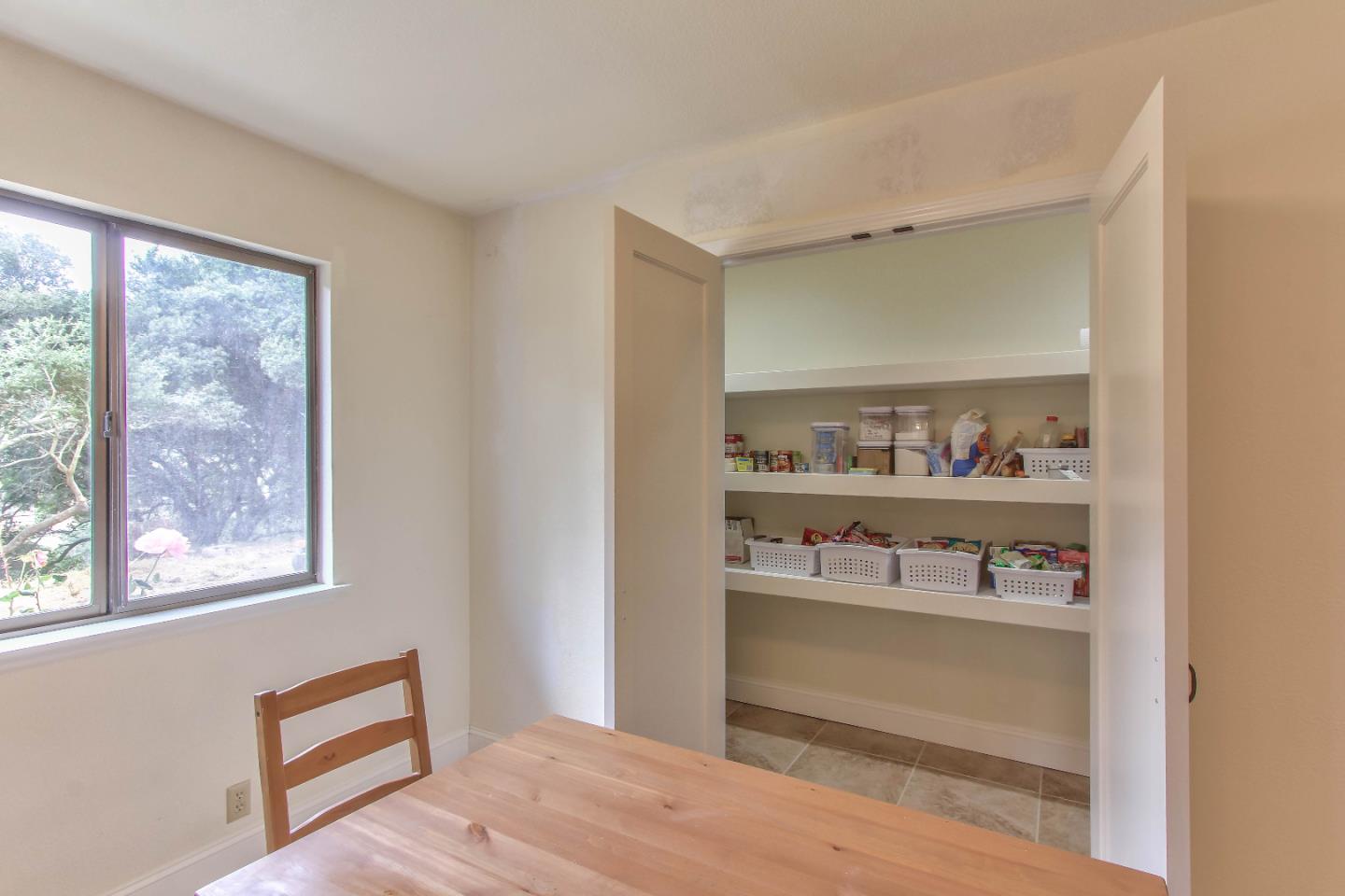 18441 Moro Road Salinas, CA 93907 - Photo 8 of 15 Gallery Image 8