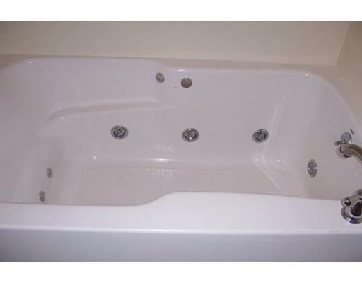 752 Mason Road Holden, MA 01522 - Photo 13 of 14 a bathroom with a bathtub