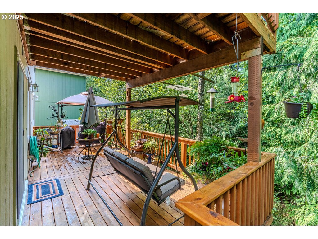 37702 Hamilton Ridge Drive Sandy, OR 97055 - Photo 19 of 44 a view of sitting area in balcony