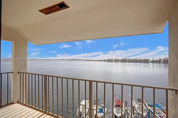 $3,500 | 2201 Brickell Avenue, Unit 97, Miami, FL 33129