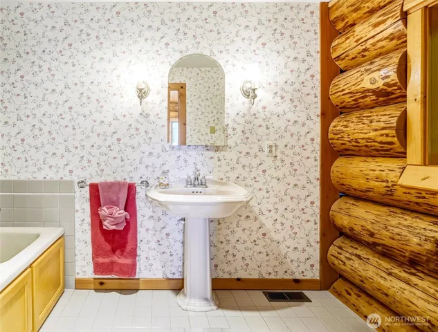 $1,790,000 | 154 Rockaway Beach Lane, Camano Island, WA 98282