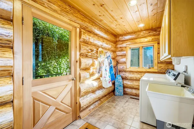 $1,790,000 | 154 Rockaway Beach Lane, Camano Island, WA 98282