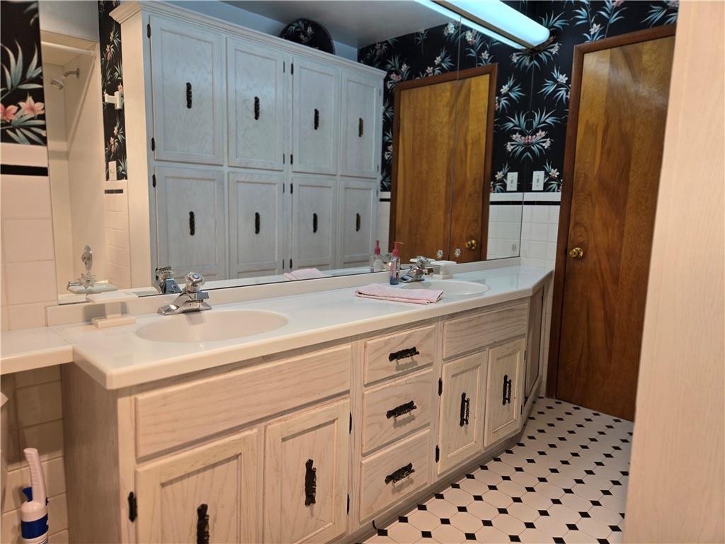 180 Church Road Eighty Four, PA 15330 - Photo 16 of 34 Gallery Image 16