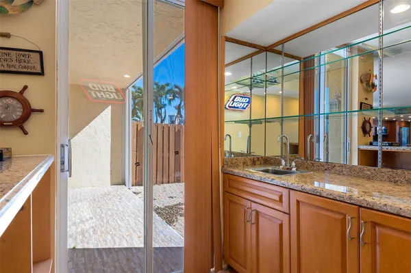 $5,000 | 822 Northeast 25th Avenue, Unit 822, Hallandale Beach, FL 33009