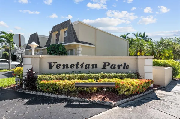 $5,000 | 822 Northeast 25th Avenue, Unit 822, Hallandale Beach, FL 33009