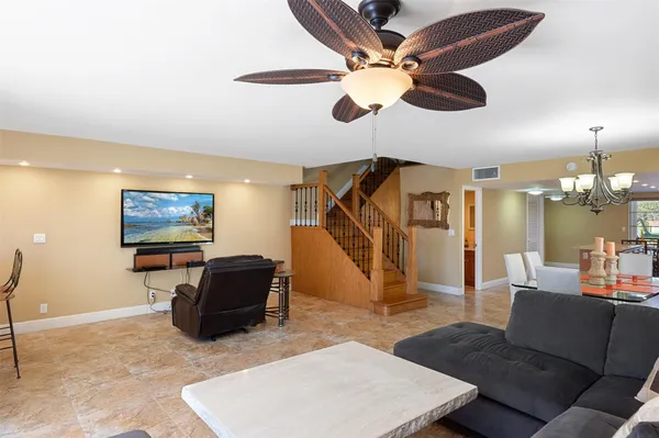 $5,000 | 822 Northeast 25th Avenue, Unit 822, Hallandale Beach, FL 33009