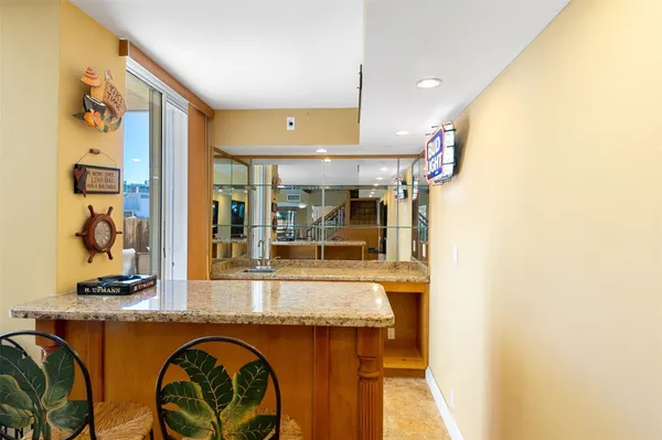 $5,000 | 822 Northeast 25th Avenue, Unit 822, Hallandale Beach, FL 33009