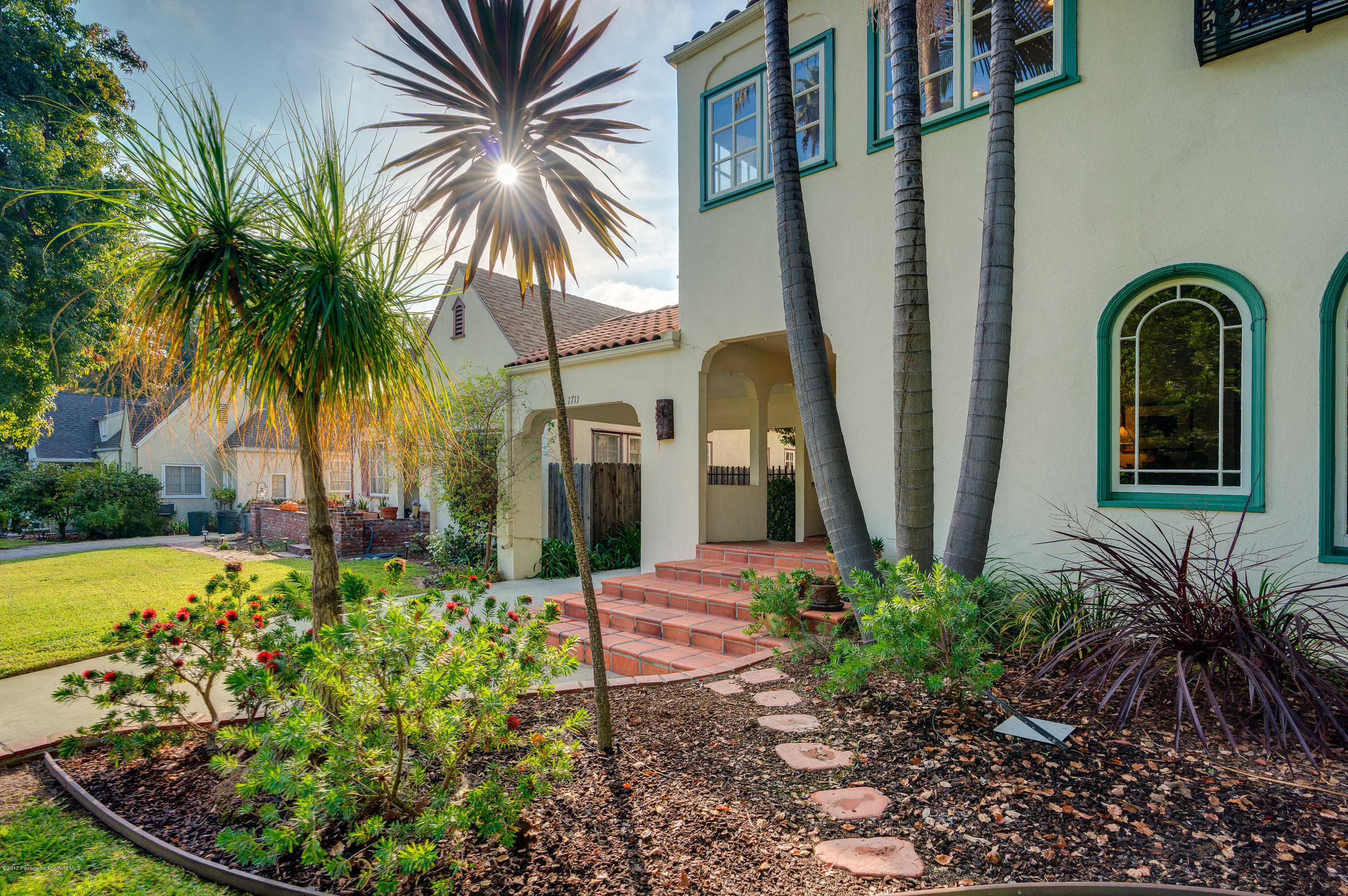 1711 Laurel Street South Pasadena, CA 91030 - Photo 3 of 19 Beautifully Landscaped
