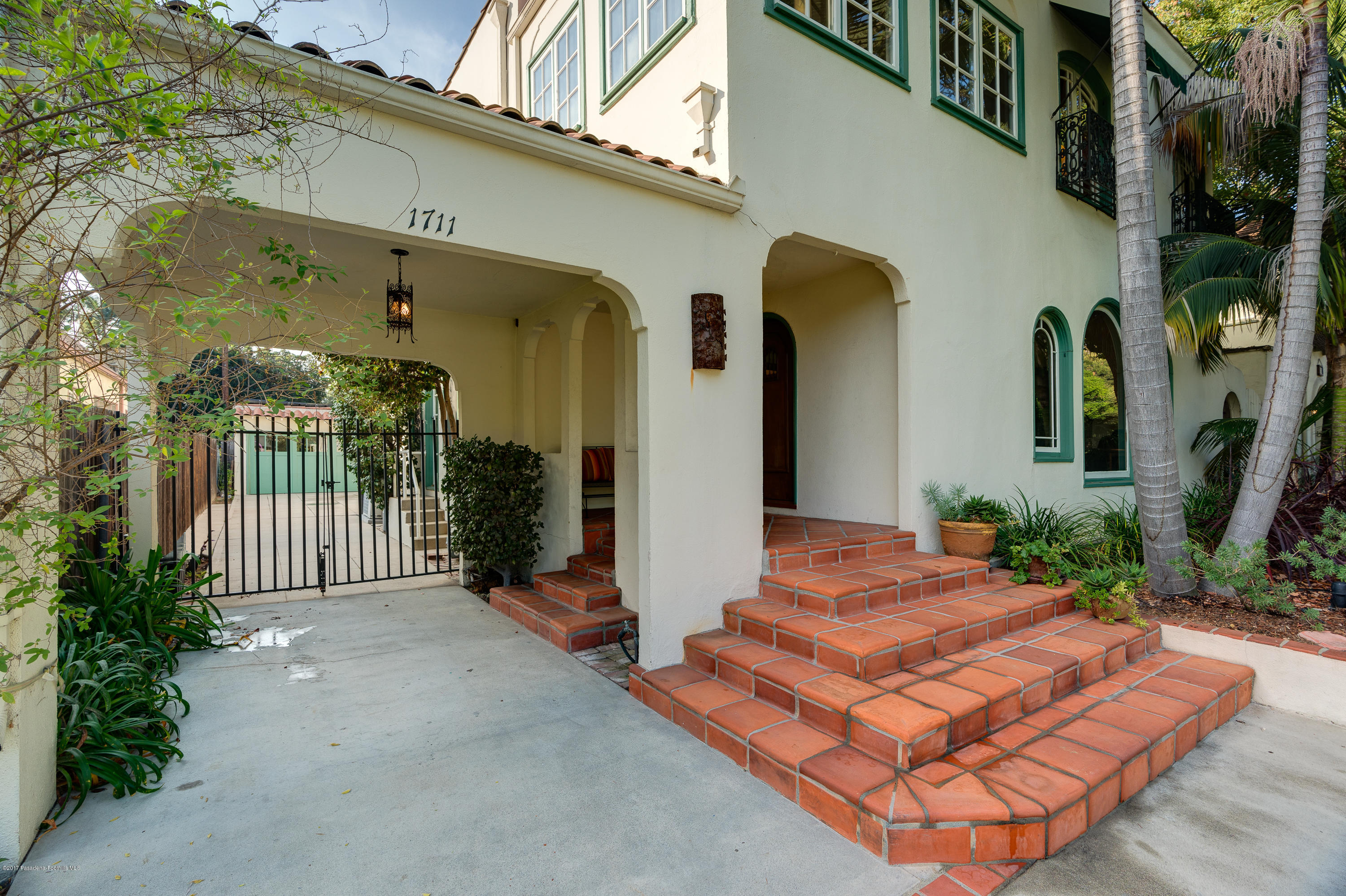 1711 Laurel Street South Pasadena, CA 91030 - Photo 4 of 19 Gated Driveway