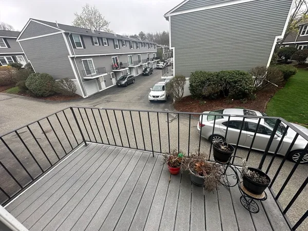 $2,300 | 1225 Pawtucket Boulevard, Unit 112, Lowell, MA 01854