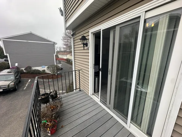 $2,300 | 1225 Pawtucket Boulevard, Unit 112, Lowell, MA 01854